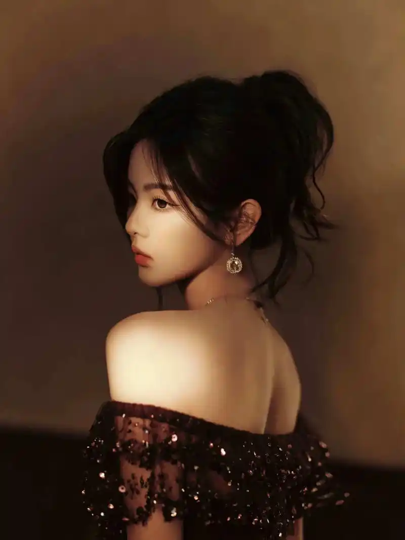 第二套来啦!#杨超越 #超越妹妹 #火箭少女101 #向全世 - 抖音