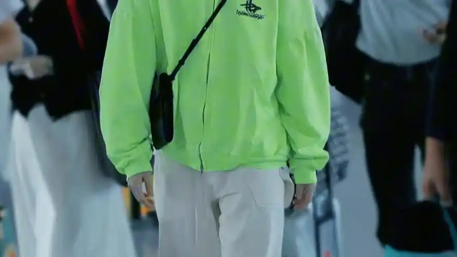 机场秀的杨哥 私服也好帅#杨洋