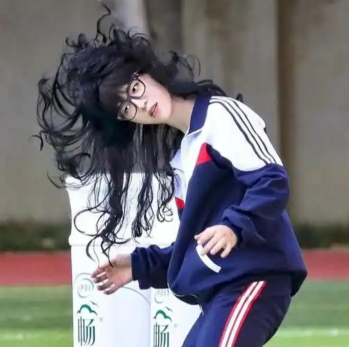 黑长直范丞丞惊艳回头长发的范丞丞美得有几分范冰冰的神韵