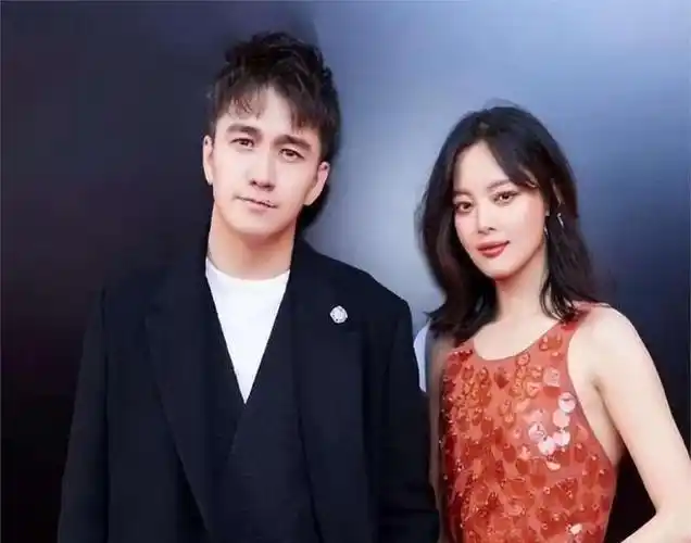 李沁挡不了,唐嫣压不住,她把欲望全写脸上,观众却更爱了