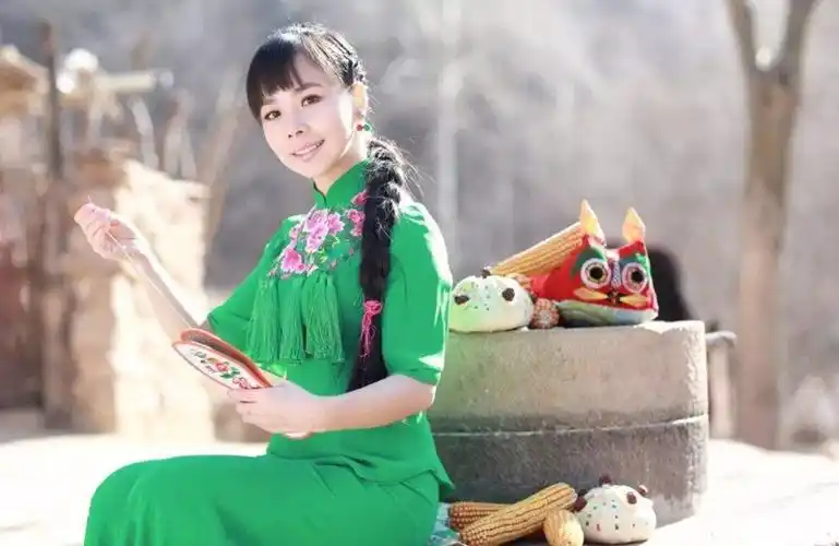 王二妮为何退出娱乐圈从高调到低调她的生活也归于平静