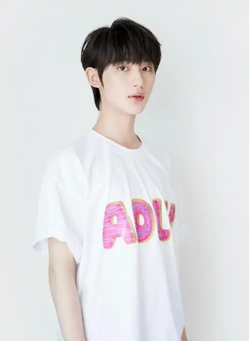 没见过的 2021年丁程鑫!