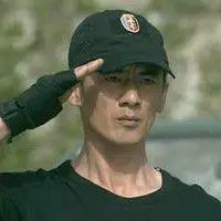 威武有魄力军人敬礼头像