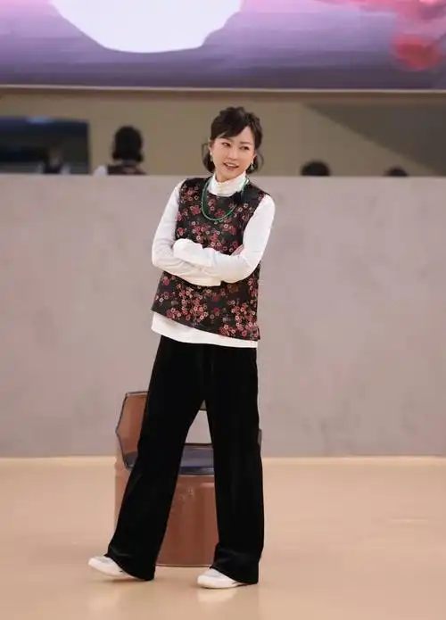 以丰腴身材而闻名的女演员郝蕾的存在是对内娱畸形审美的反击