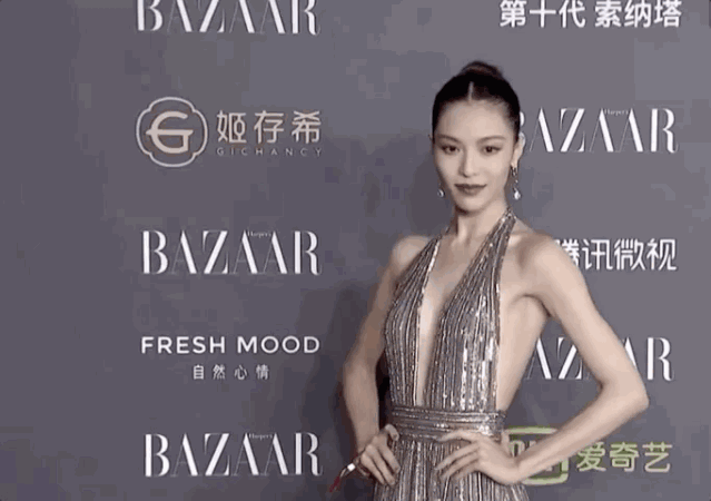 都是同款斜方肌又瘦又有胸的钟楚曦怎么就输给了周冬雨