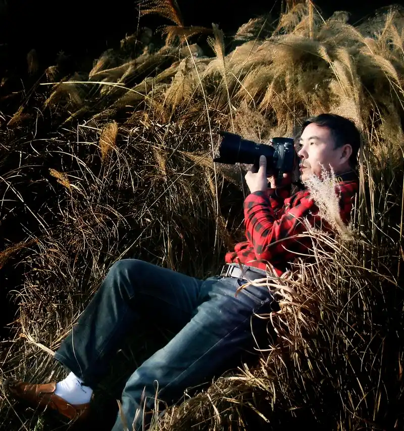 何显文书画摄影作品展.贵州省开阳县翁昭村人,书画摄影家会员