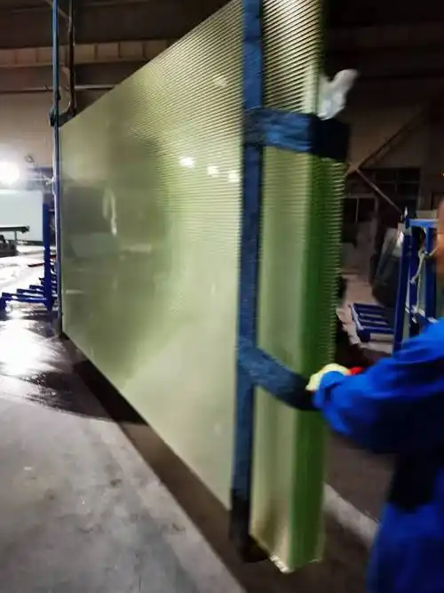 金晶8毫米超白长虹弯弧钢化玻璃 瓦楞压花玻璃 - 爱企查