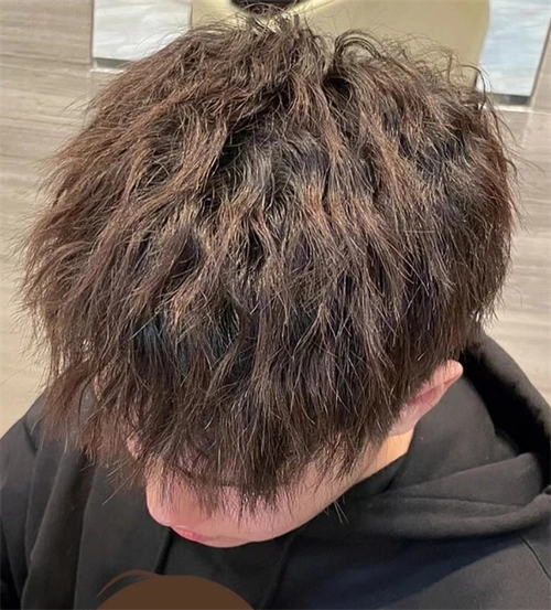 痞帅时髦"钢夹烫" 一分钟出门帅炸了_男生烫发 - 美发站