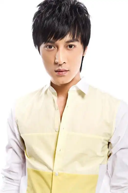 p>何建泽,1981年12月26日出生于天津市,中国内地男演员,毕业于 a