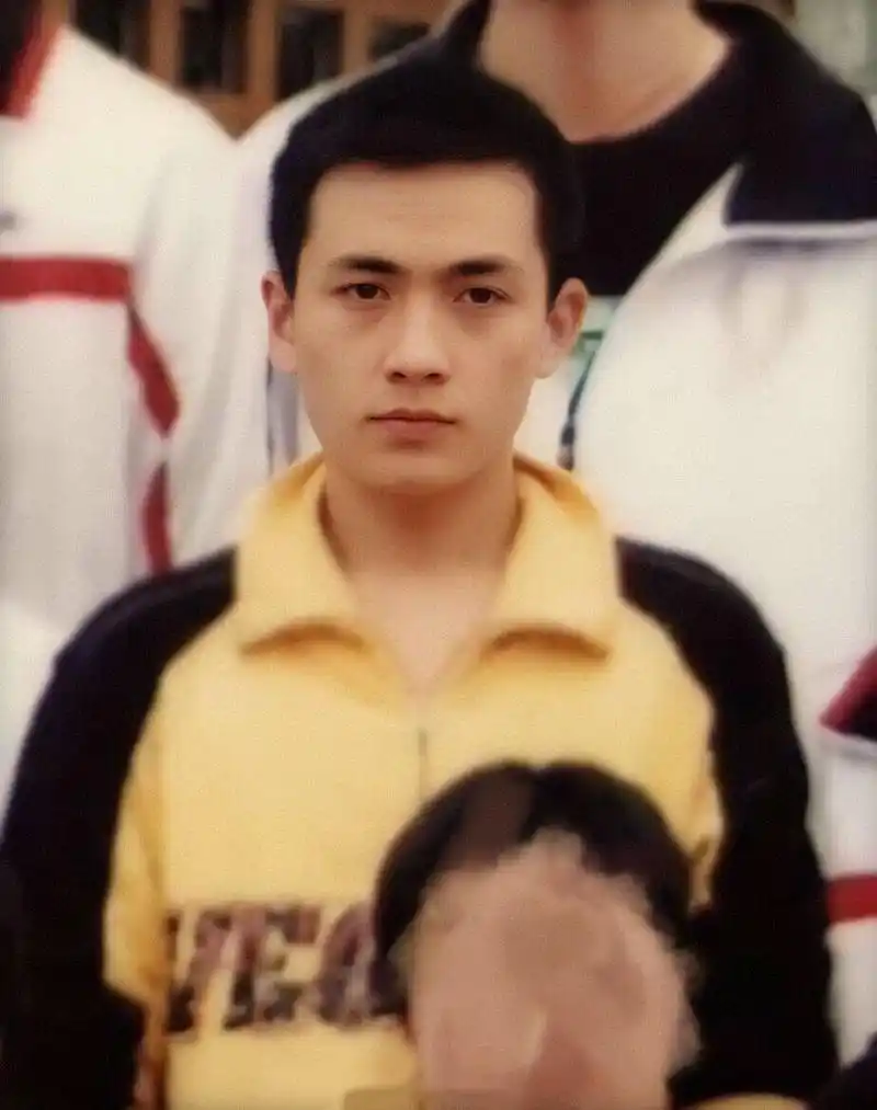 中学时候的朱一龙,你们还认识吗?