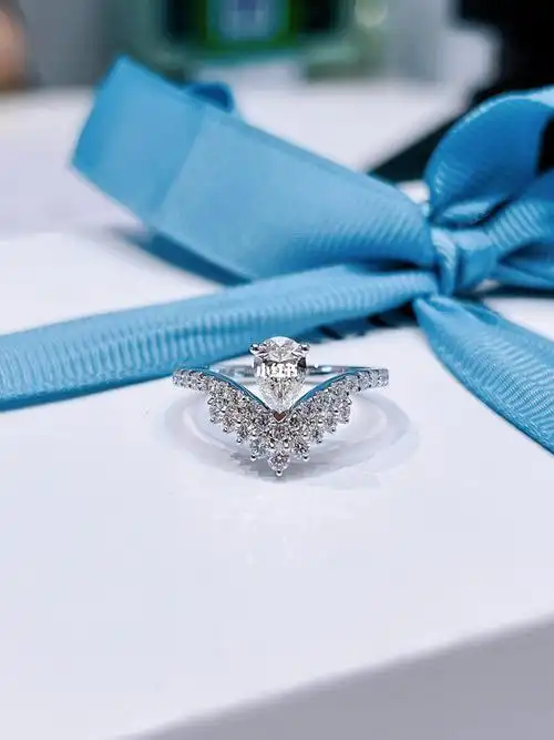 超唯美水滴型钻戒