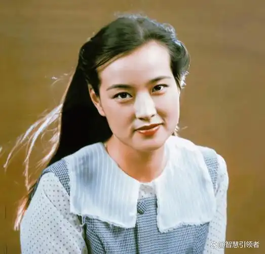 本文将以年轻时的刘晓庆为主题,深入挖掘她在当时的绝美风采,探讨她是