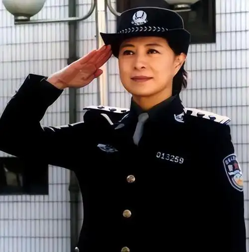 67演员刘佳个人简历(母亲专业扮演户刘佳低调幸福的生活近况)_涩陋