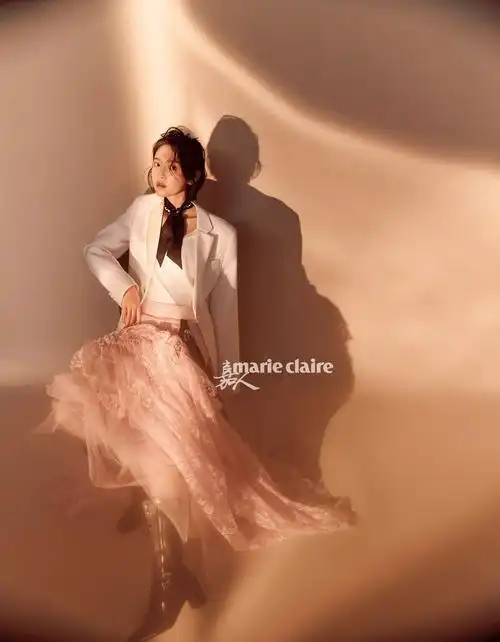 嘉人封面 | 唐艺昕:上天眷顾爱笑的女孩儿