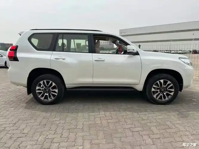 进口2023款丰田霸道2700国六首批预售中