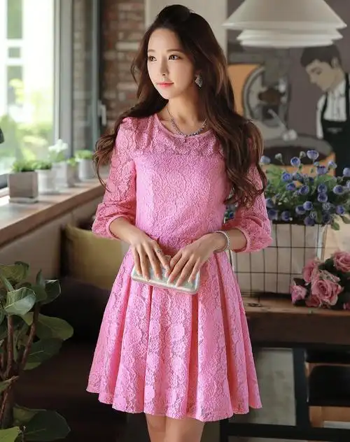玫粉色全蕾丝收腰散摆连衣裙
