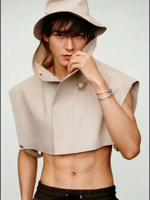 龚俊这腹肌看了只想嘶哈嘶哈嘶哈