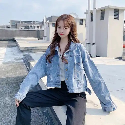 现货东大门破洞短款牛仔外套女宽松后背破洞上衣女浅蓝色短外套女