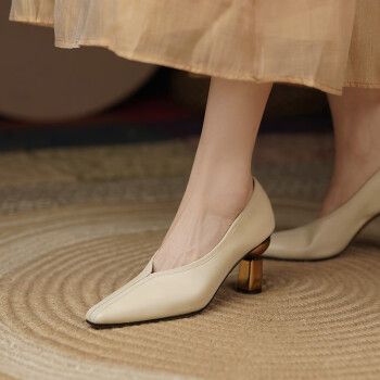 鞋靴>时尚女鞋>女士单鞋>女士高跟鞋>百丽伊人(biir)>百丽伊人头层