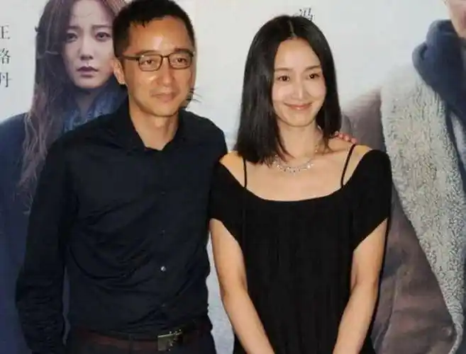 说陈坤只想要个儿子不想要妻子所以才去找代孕,而且加上陈坤总说儿子
