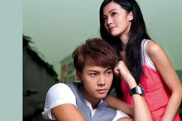 陈伟霆阿sa为什么分手 捧红一个是一个踩着男方在走