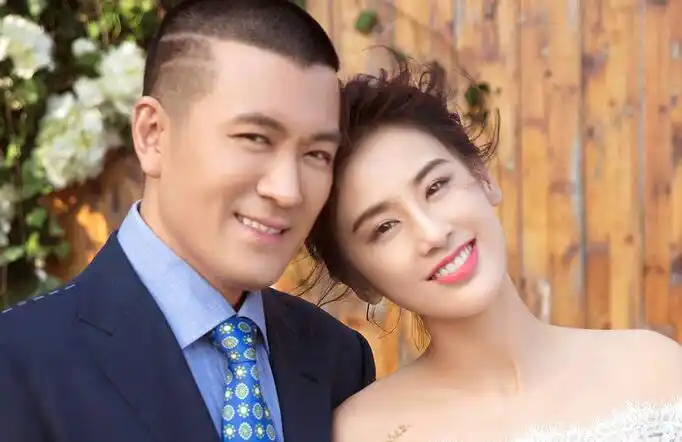 纪念结婚十周年 杨子黄圣依拍婚纱照