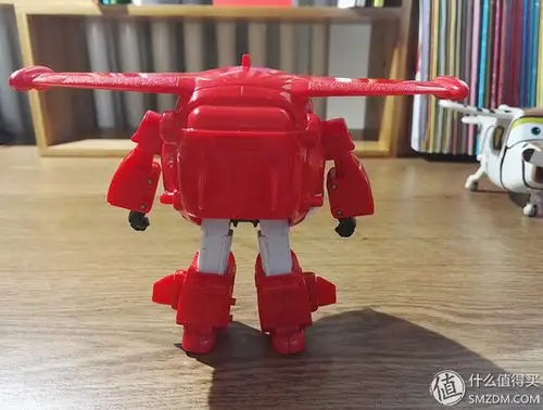 乐迪机器人背面照