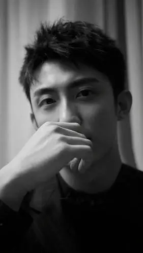 黄景瑜时尚帅气写真