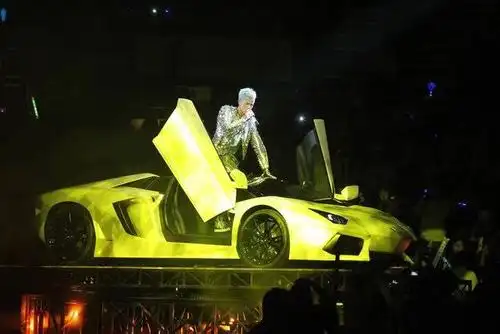 郭富城喜提750万限量版跑车,他车库里还有20多辆超级跑车