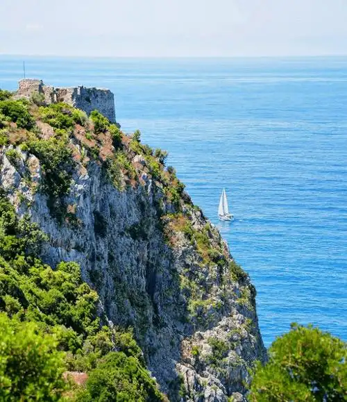 准备夏天去海边意大利最美的十个白色海滩了解一下
