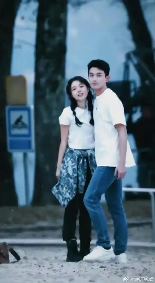 吴磊这身高是不是有点矮了 和赵今麦都没有身高差哪来的cp感