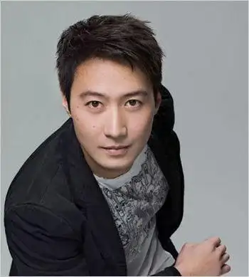 爱过8个女人的黎明,最后为何愿意娶小14岁的乐基儿?