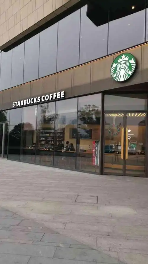 星巴克(万象汇一楼店)-"商场逛的累了.就想喝一杯饮料,找个位置靠.
