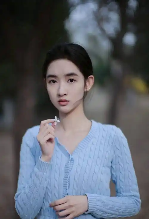 原创杨玏王玉雯恋情曝光女方曾diss林更新黄晓明与肖战传绯闻