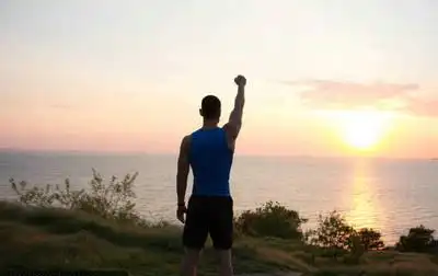 男人要坚强的句子,说说,图片