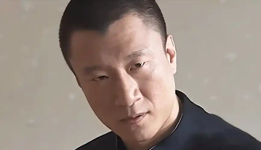 叫高启强的男人读着《孙子兵法》,从一个小鱼贩步步高升,黑白两道通吃