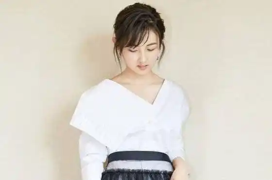 张子枫明明很瘦,但背厚肩粗太显胖,我们应该如何改变背厚肩粗?