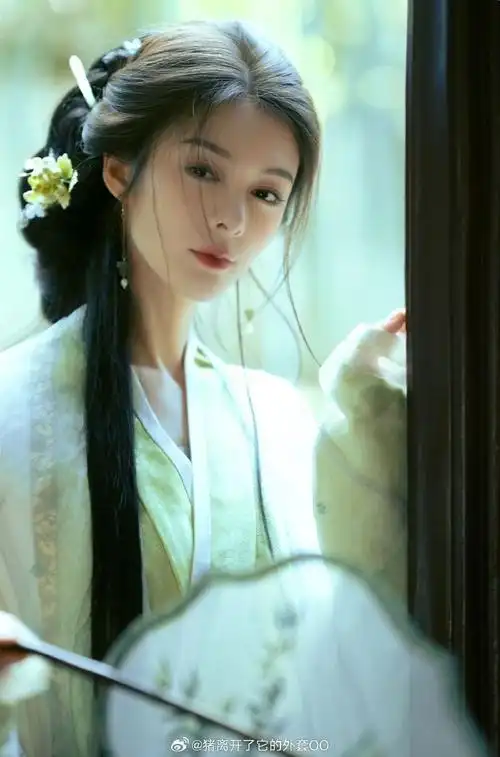 傅菁林间绿衣美人##傅菁古装造型仪态