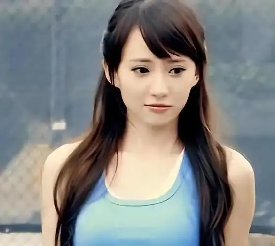 正如她的角色名字一样,是一个温婉而又优雅的女人,每一个笑容都让人如