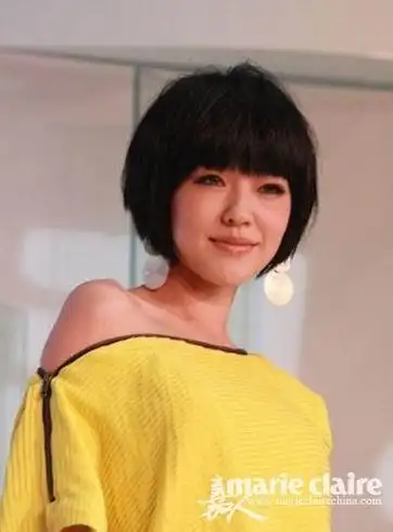 小s短发的弧度很有讲究