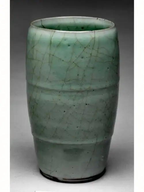 南宋官窑筒杯17x9