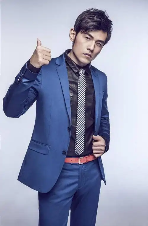 周杰伦——华语乐坛流行音乐领军人物 世界十大音乐鬼才之一 亚洲流行