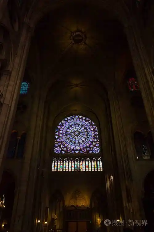 巴黎圣母院内部13世纪大教堂