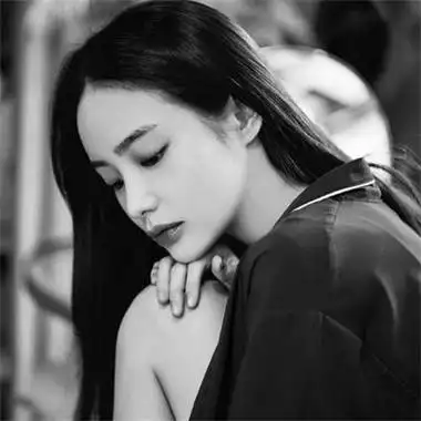 黑白头像女高冷霸气十足个性头像女生气质高冷