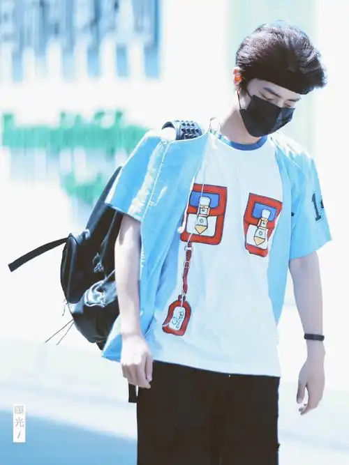 和肖战点亮微博之夜