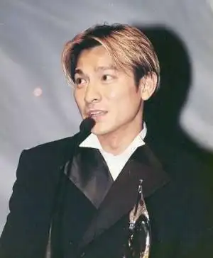 刘德华在99年金发造型后,换了这个发型,为何之后再没别的发型?