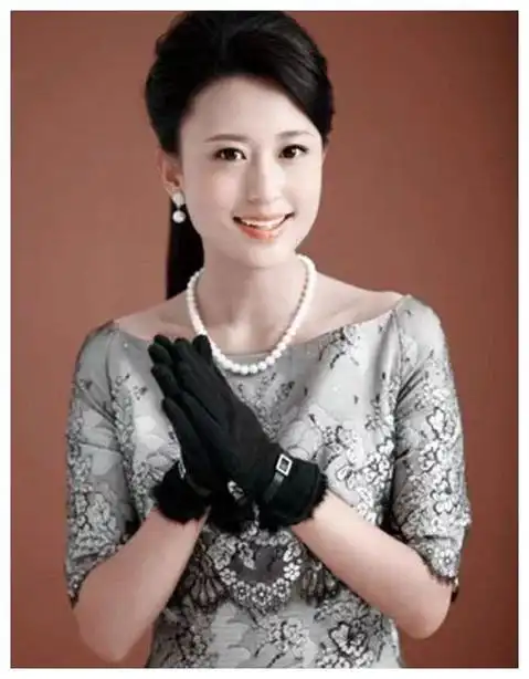 对此,大家是如何看待杨蕾这位优秀的央视女主持人的呢?