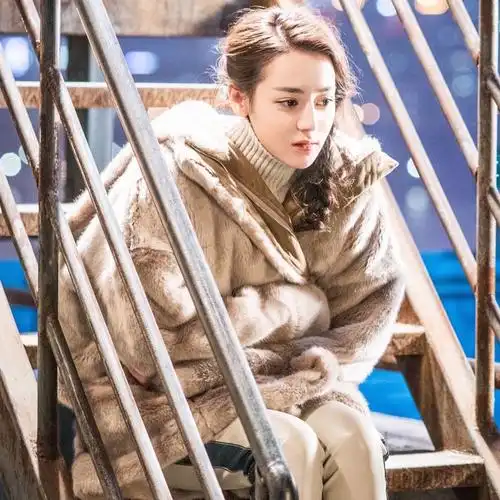 21克拉刘佳音迪丽热巴同款驼色皮草宽松韩版可爱保暖毛毛大衣女