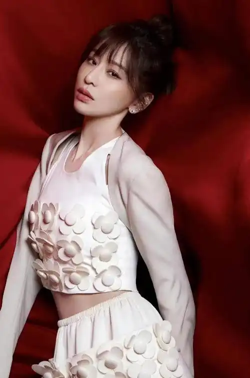 身高158的王心凌太会搭配行走的小个子女生穿搭模板