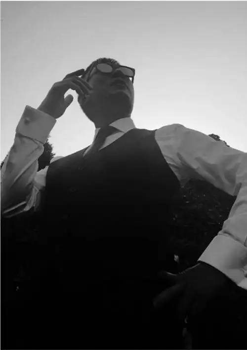 黄渤为张艺兴拍黑白大片孙红雷霸气抢镜 《极限挑战》花絮照